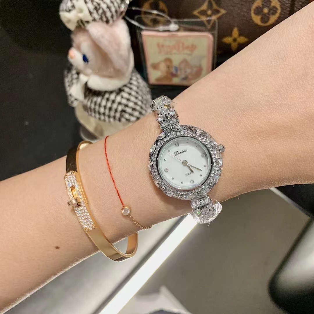 Montre-bracelet pour femmes de - Luxury Watch Value avis et prix